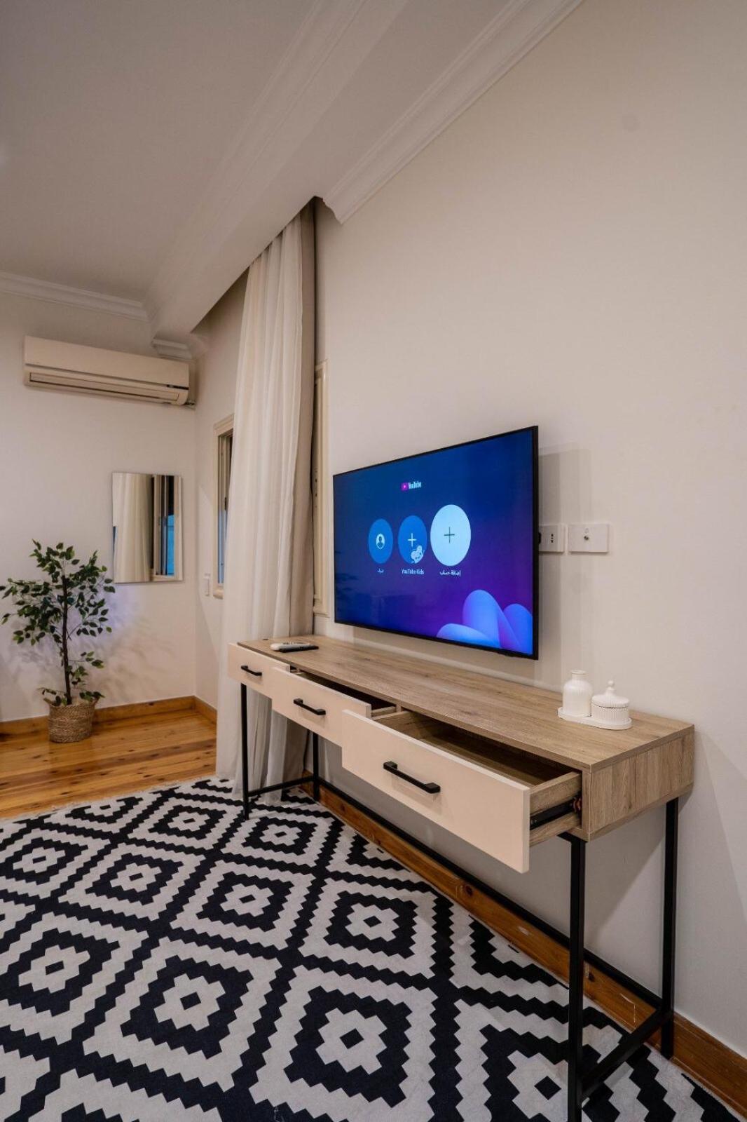Apartment R Wonderful With Balcony G06